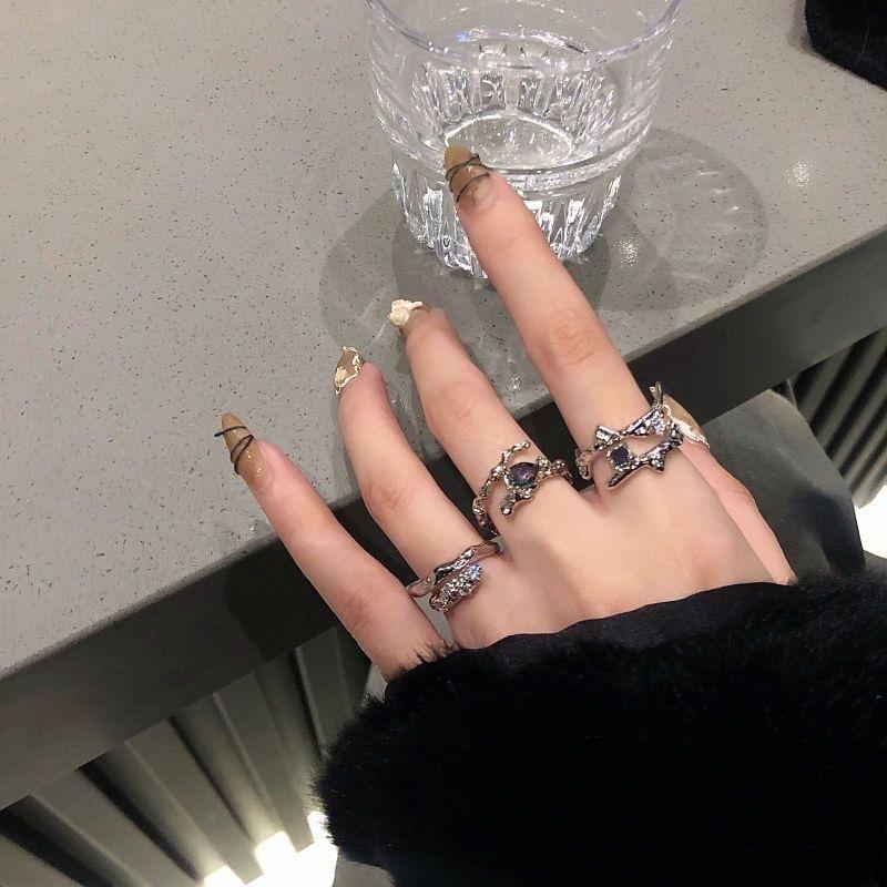Three-piece ring, female tide niche design, exquisite gemstone, high-end sense, personalized opening, cold wind index finger ring