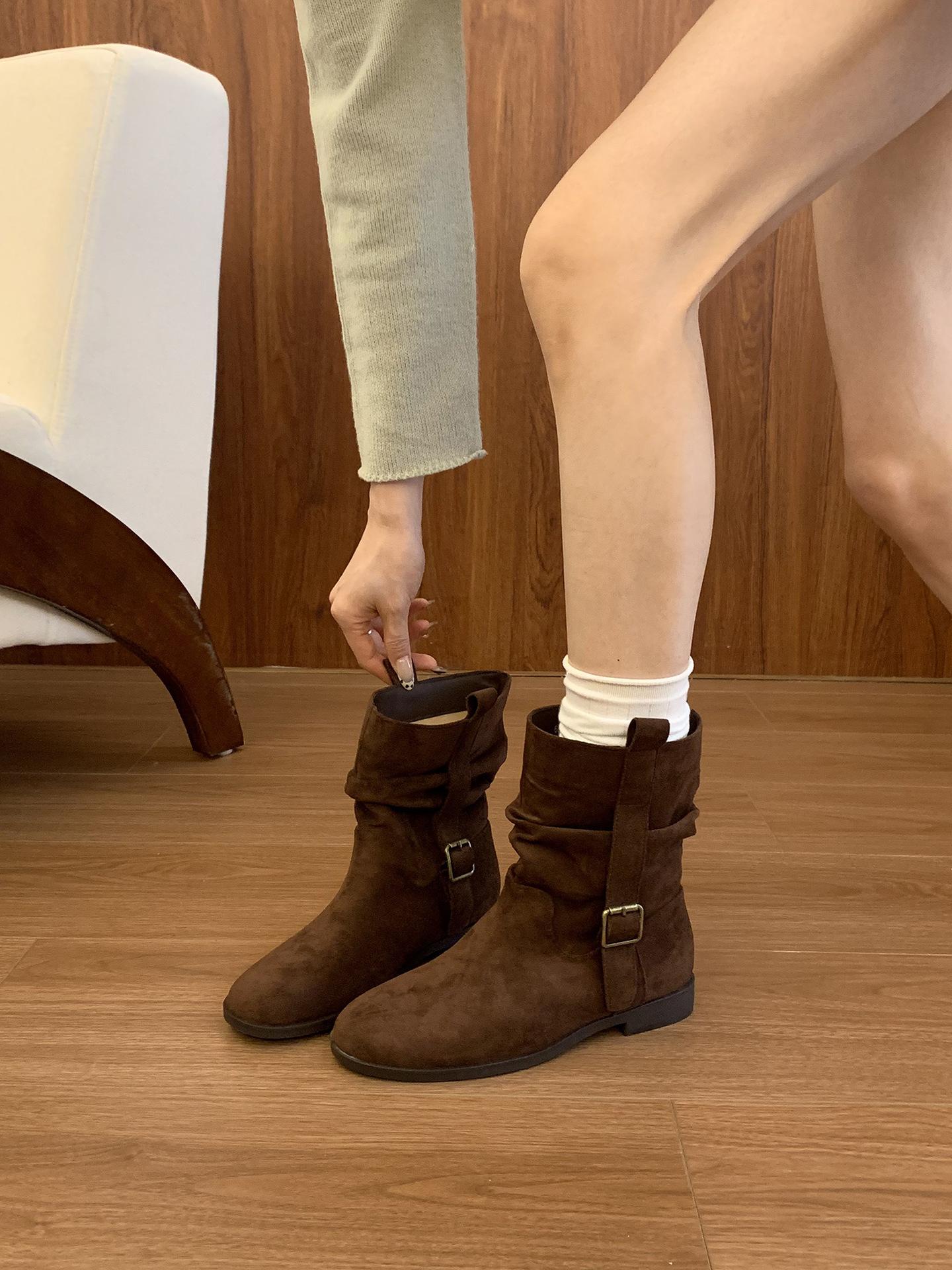 

Retro niche card color medium tube Martin boots women s boots 2025 new autumn single boots western fashion pile short boots 39 темно-коричневого кольору
