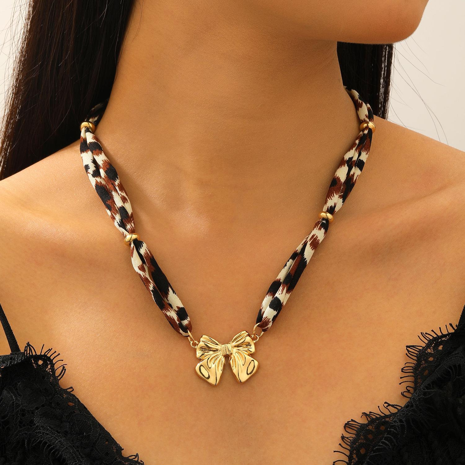 

Модное ожерелье для женских украшений золотой