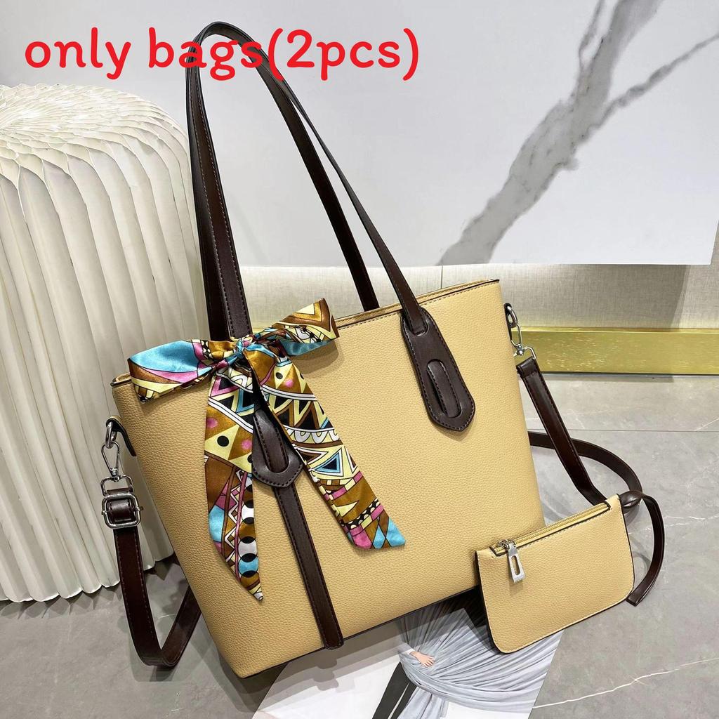 Fashionable Oversized Tote Handbag With Inner Compartments For Leisure And Shopping