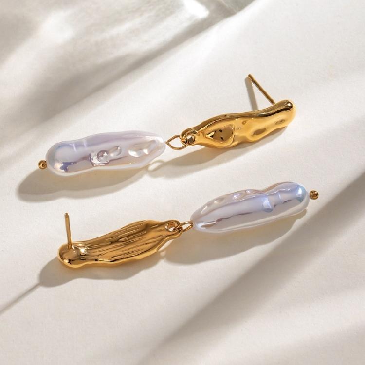 Ohrstecker aus Edelstahl mit unregelmäßigen goldenen geometrischen Anhängern für Geschäftsevents und Zusammenkünfte