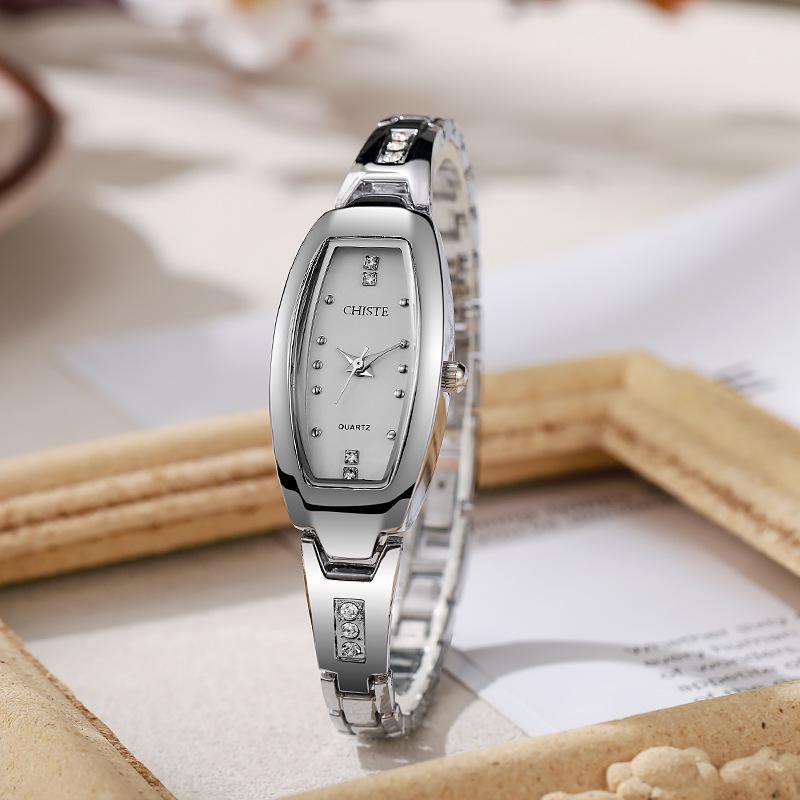 Stylish Oval Dial Ladies' Watch - Elegant and Trendy Design for Women and Students