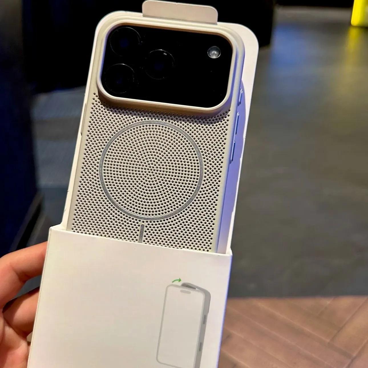 

Heat Dissipation Breathable Cooling Hard Case For iPhone 17Air 17 16 15 14 13 12 11 Pro Max Plus Magnetic Charging Cover iPhone17 Pro