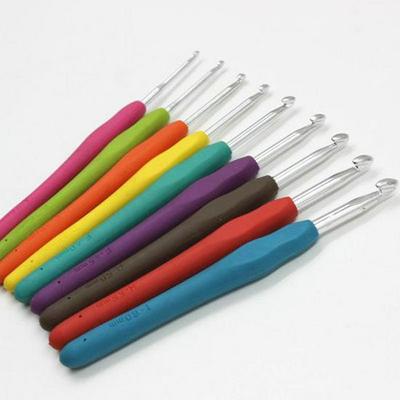 Buntes, rutschfestes Häkelset mit weichen Silikongriffen, verschleißfeste Aluminiumoxid-Strickwerkzeuge, kostenloser Versand