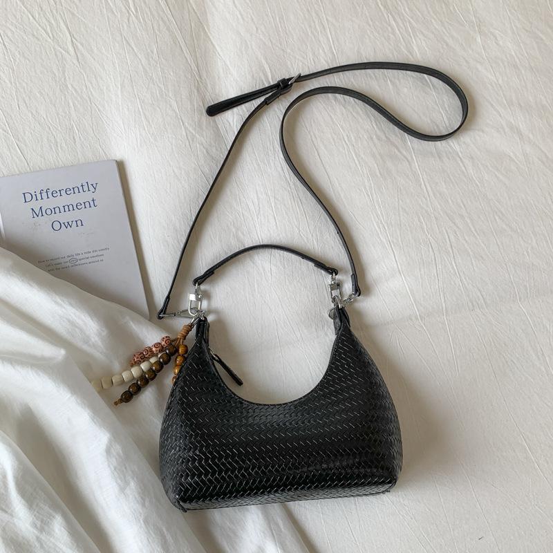 

Популярная модная одноплечевая сумка через плечо, лето, новая, универсальная, портативная, большой вместимости, простая сумка под мышкой для женщин чёрный