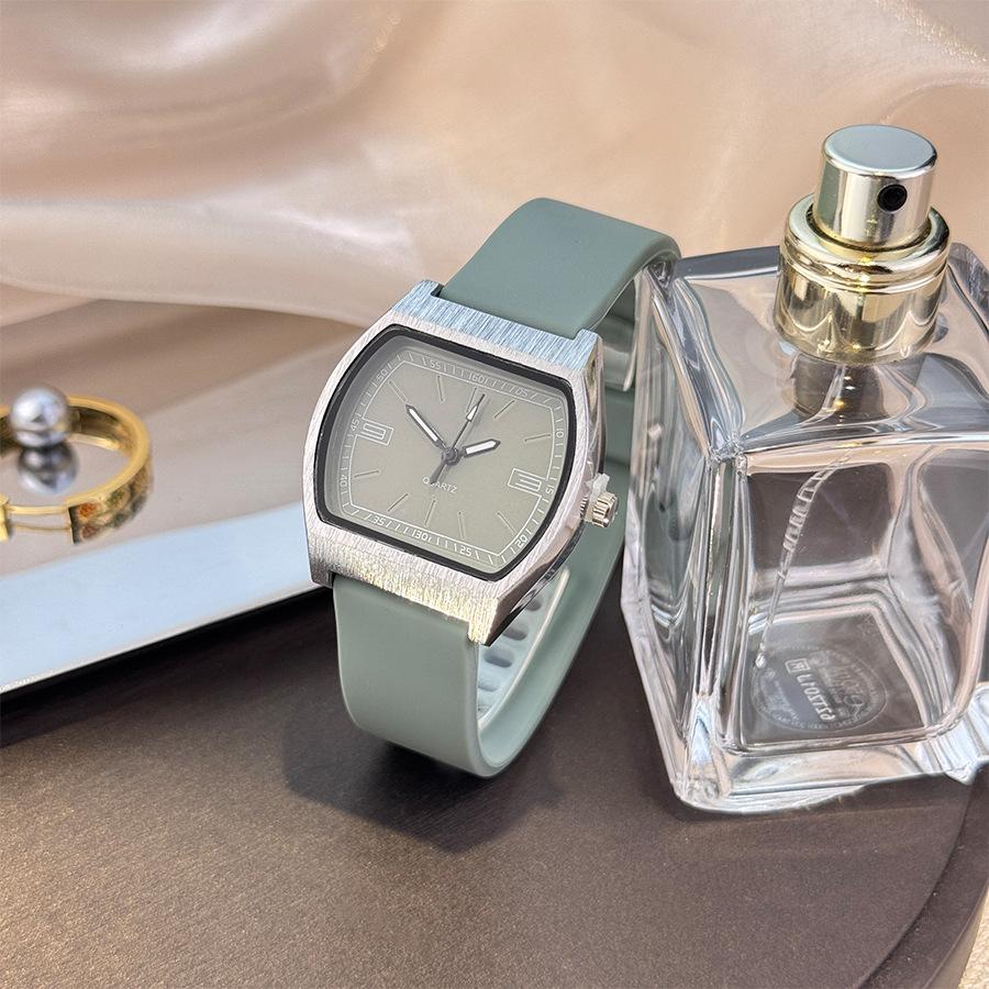 Simple Arc Square Brushed Shell Watch Premium Sense Women's Skin Sense Silicone Silky New Quartz Watch