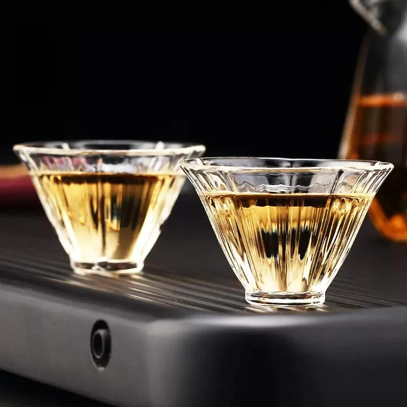 1-2 STÜCK 40ML Japanischer Stil Blütenblatt Kleine Teetassen Einzelne Tasse Spezielle Hitzebeständige Glas Teetasse Kristall Meistertasse Transparent