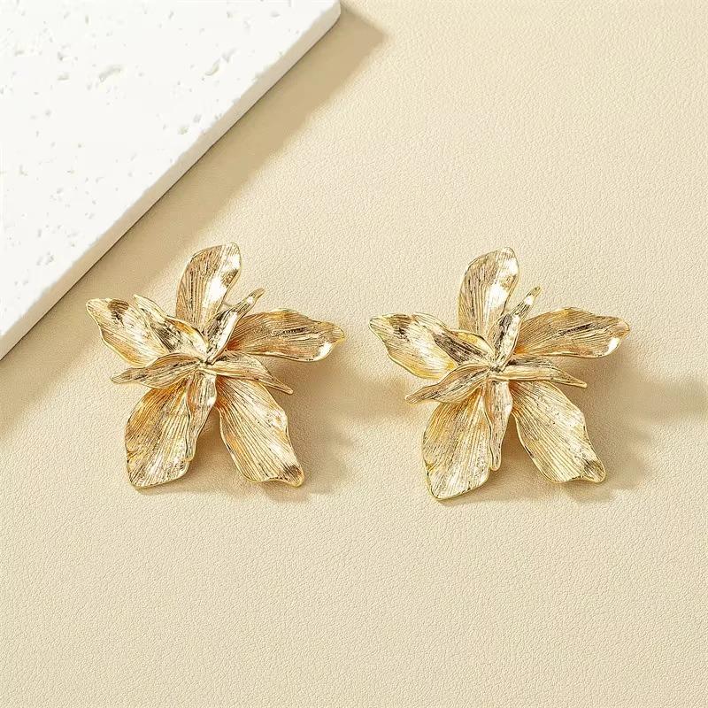 New Fashion Metal Flower Big Hoop Earrings for Women Trendy Large Statement Jewelry Gift