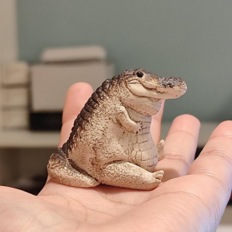 Animal Figurines Alligator Figure Chubby crocodile Ornament Resin Animal Figurines Garden Decoration for Lawn Desktop or Balcony