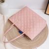 Southeast Asia Hot-Selling 2025 Diamond Quilted Tote: Trendy, Large-Capacity Shoulder Bag with Scarf