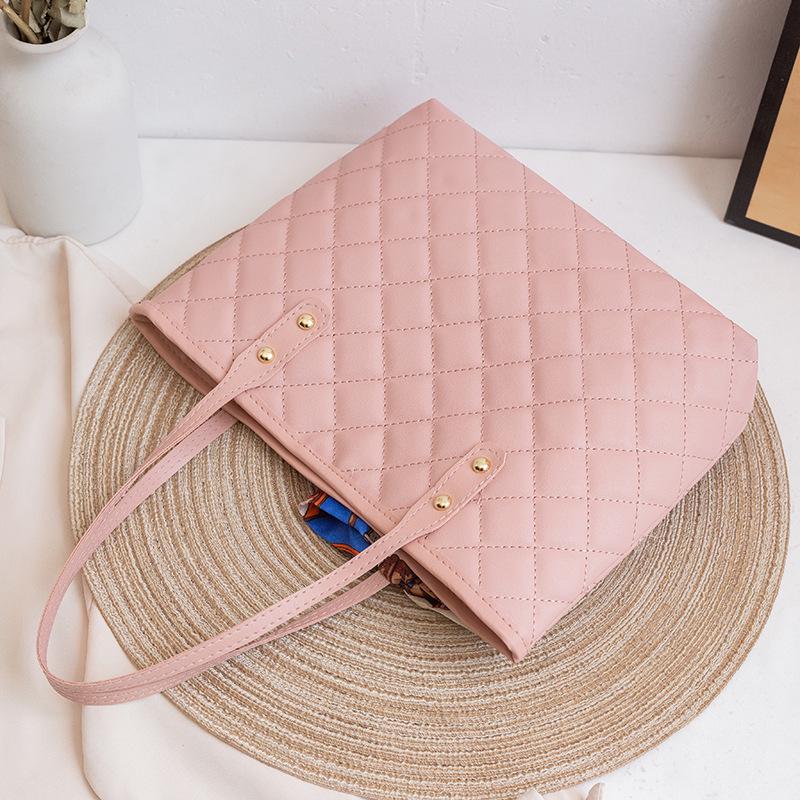 Southeast Asia Hot-Selling 2025 Diamond Quilted Tote: Trendy, Large-Capacity Shoulder Bag with Scarf