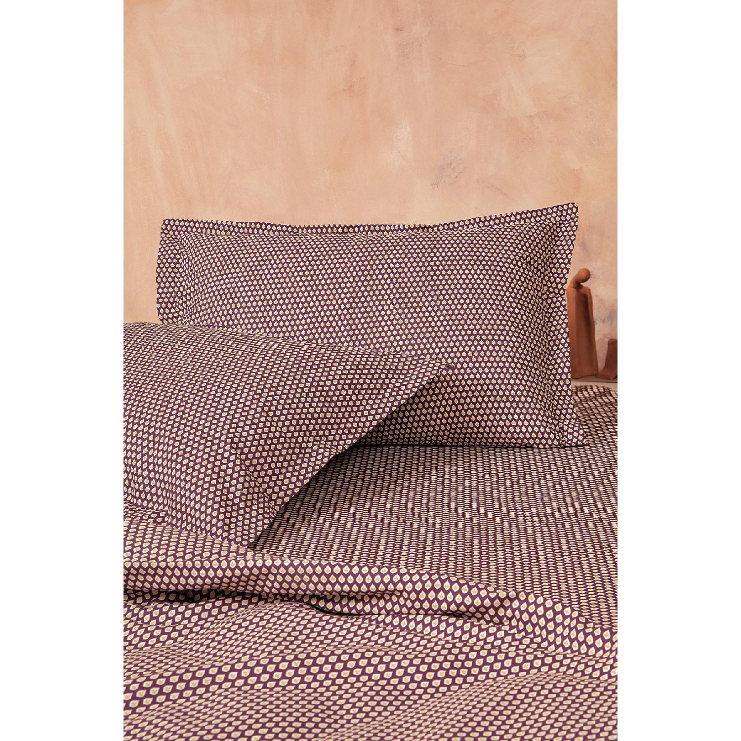 

Дизайн наволочек Only For You Tiny Group, создающий динамичный и современный эффект.