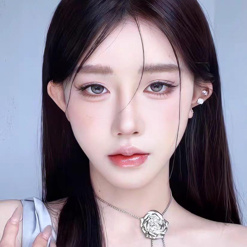 Minimalist Rose Pendant Titanium Steel Necklace - Versatile Luxury Clavicle Chain for Women