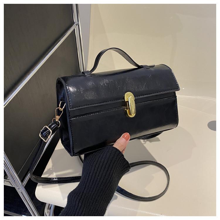 

2024 Lock Buckle Chic Trendy Small Square Bag With Urban Minimalist Retro Feel чёрный