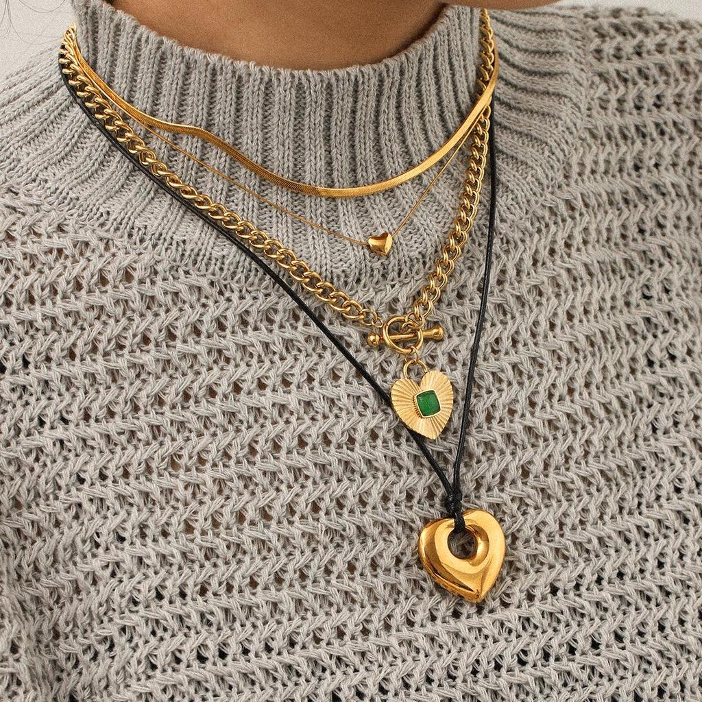 Luxury Stainless Steel Heart Pendant Necklace for Women - High-End Titanium Steel Choker