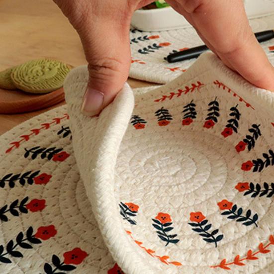 Handwoven Cotton Rope Placemat with Original Print Heat-Resistant Non-Slip Round Table Mat Decorative Kitchen Dining Accessory.