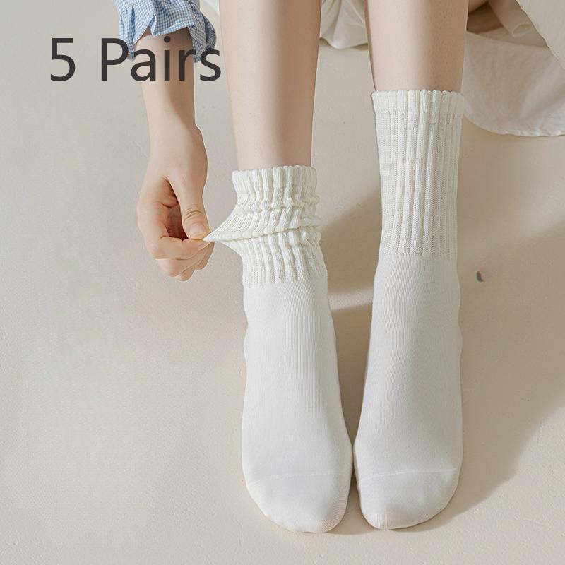 5 Pairs of Simple High-top Socks for Women To Wear Over Trendy and Versatile Black and White Autumn and Winter Schoolhouse-style Socks