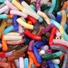 30 pezzi/lotto Perline Tubolari Curve in Acrilico Bicolore Forma Sottile di Bambù Perline Distanziatrici Sfuse Per Braccialetti Collane Fai da te Accessori per Gioielli