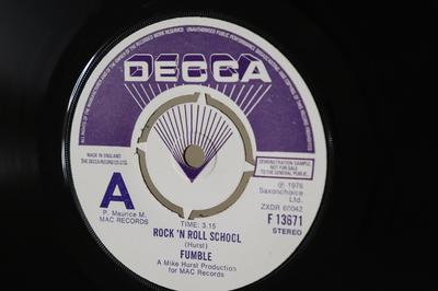 7-Zoll Schallplatte FUMBLE - Rock 'n Roll School / On The Road T F13671PROMO DECCA 1976 UK Rock Gebraucht