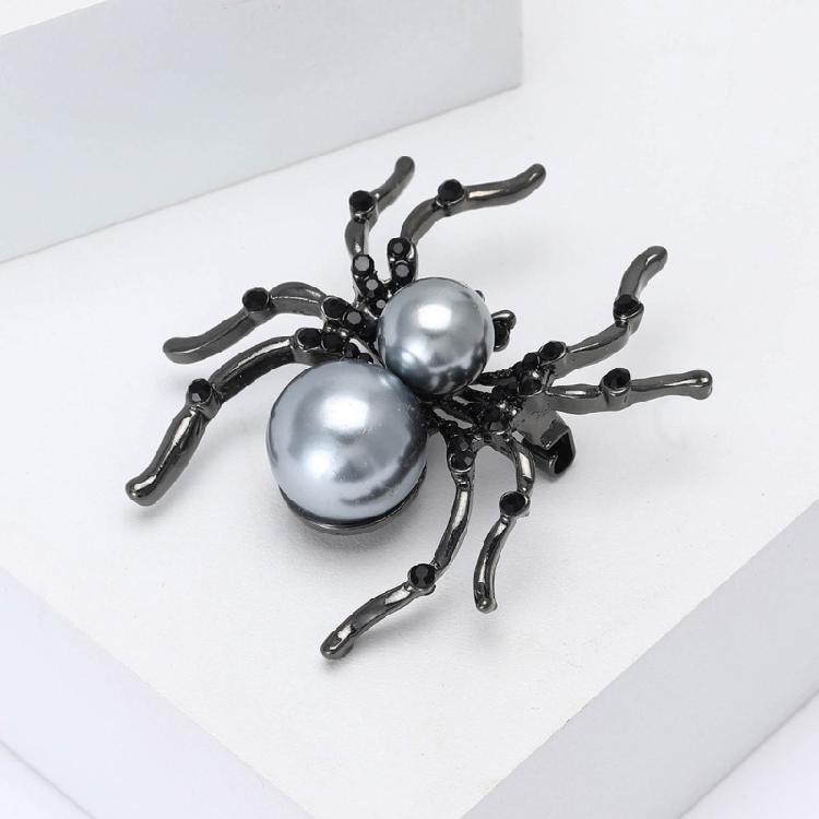 Exquisite Animal Brooch Including Rhinestones and Pearls Accent Lapel Pin for Unisex Wear Halloween Party Decoration