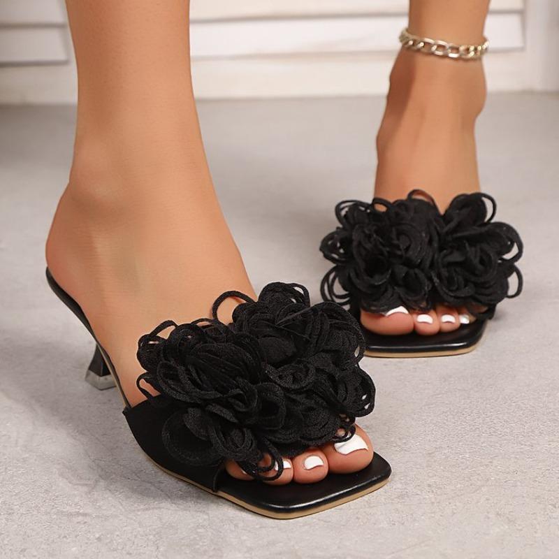 Plus Size Cool Drag Women's Summer New Square Toe Open Toe Outside Wear Flower Soft Sole Flat Slip Beach Shoes