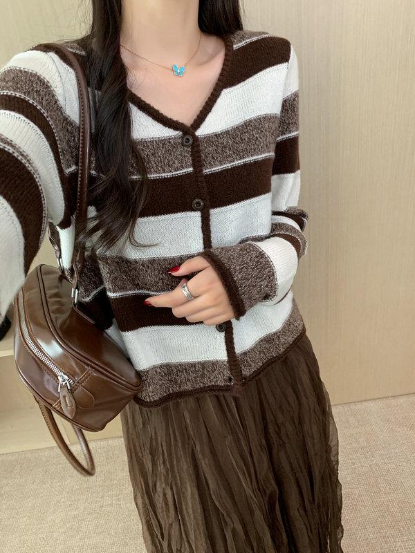 Versatile 2025 Autumn Women's V-Neck Color Block Knit Cardigan with Cashmere