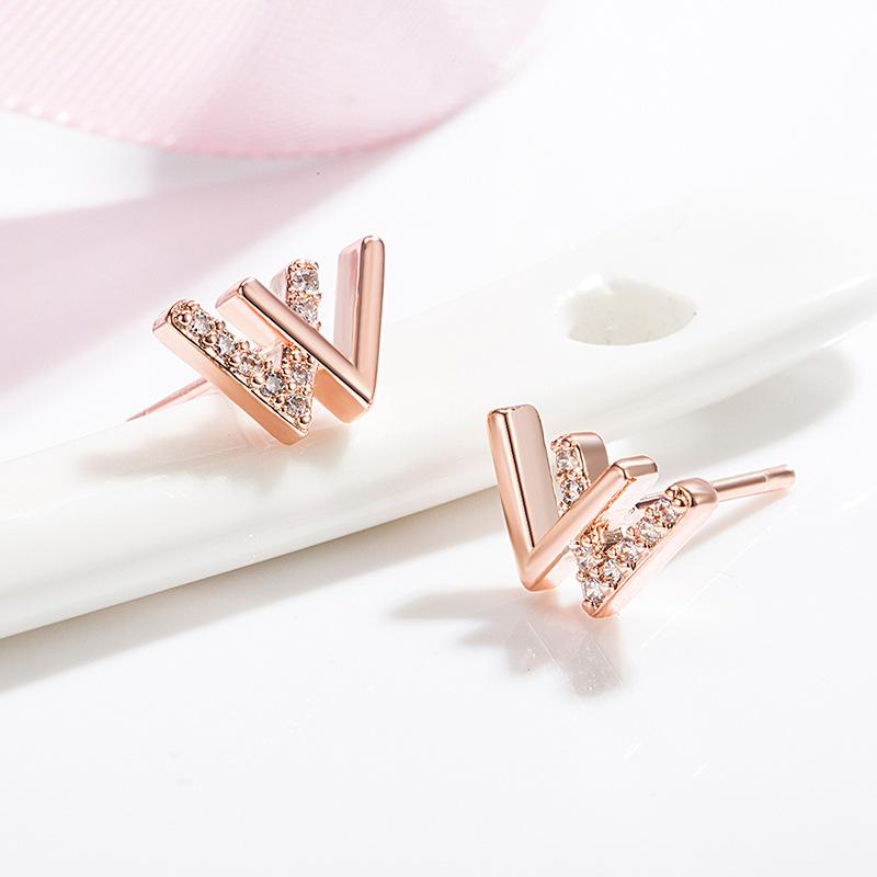 New 925 Silver Heart Stud Earrings Fashion High Quality For Women's Wedding Fine Jewelry Accessories Party Gifts