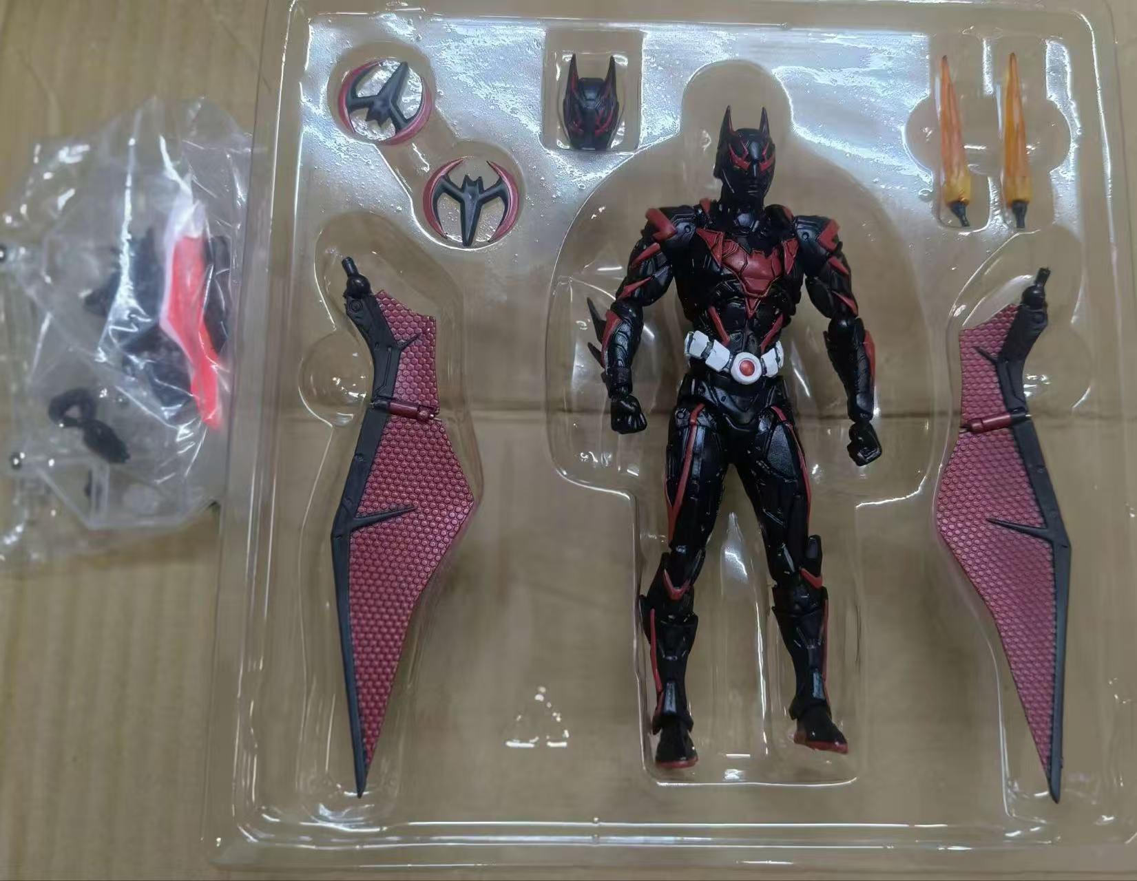 

Kaiyodo Revoltech Amazing Yamaguchi Batman Beyond 1/12 Scale Static Miniature Statue POLYVINYL CHLORIDE Action Figure Collector-Worthy Miniature
