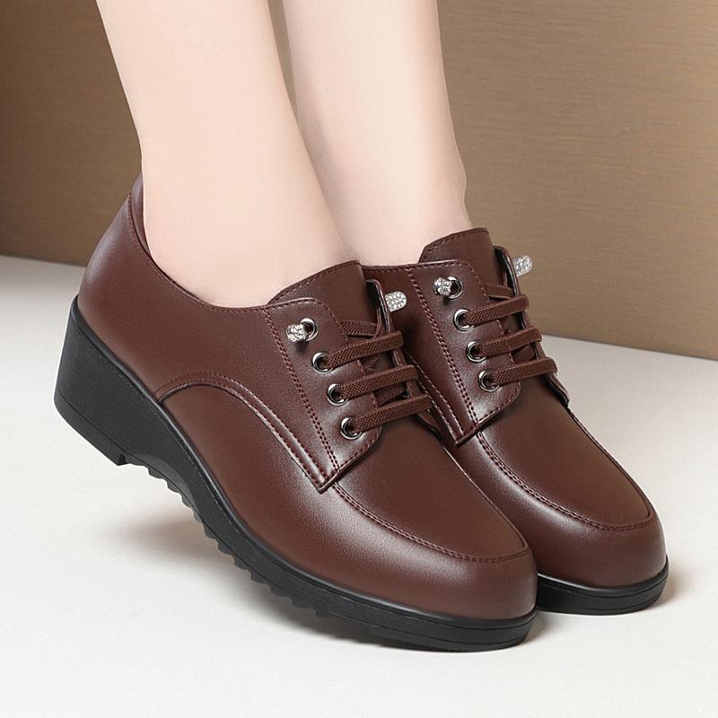 Fashion Women Sneakers Women Comfortable Slip on Shoes Woman Soft Leather Wedge Single Casual Shoes Mother High Heels Shoes