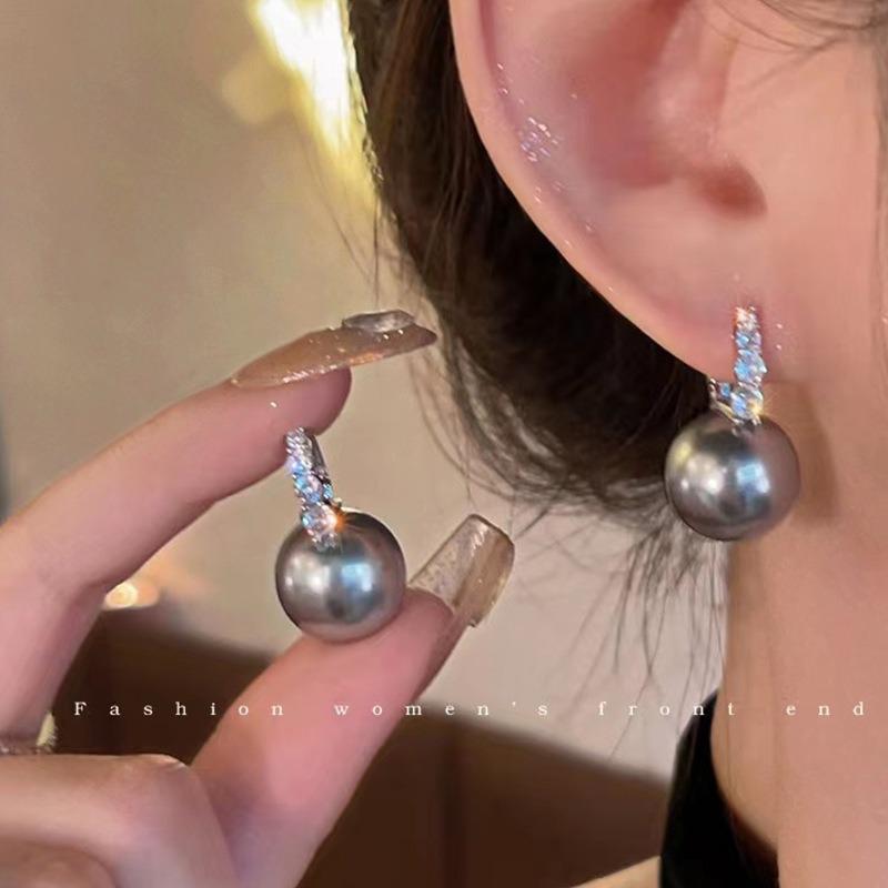 

2025 Изысканный нишевый дизайн Простые роскошные серьги для женщин - Универсальные серьги-гвоздики высокого класса