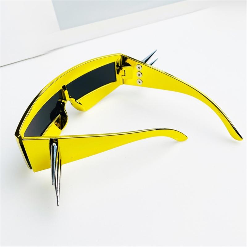 Punk-Sonnenbrille mit Nieten, Sonnenschutz, leichter PC-Rahmen, Cosplay-Brille für Outdoor-Partys, modisches Accessoire