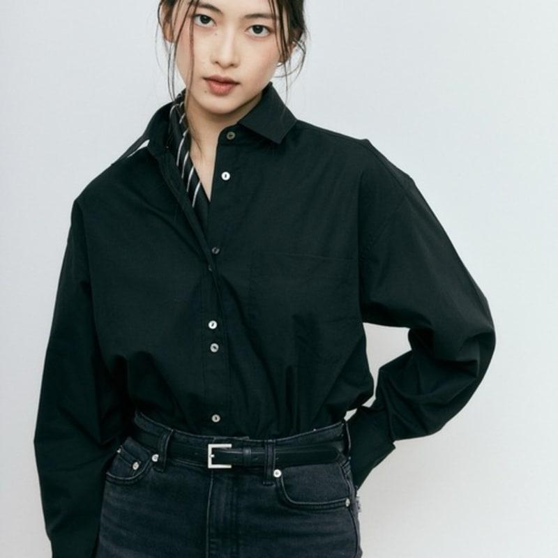 

COLIZET Signature Monogram Scarf (Black/White) ONE SIZE (70cm*70cm)