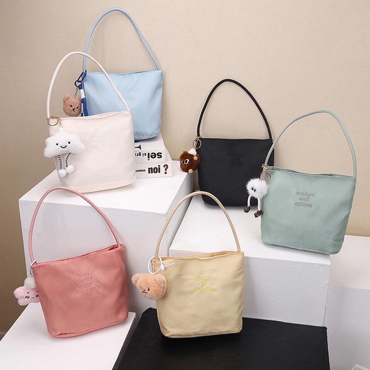Korean Women's Versatile Nylon Handbag: Simple, Casual Underarm Gift for Birthdays & Weddings
