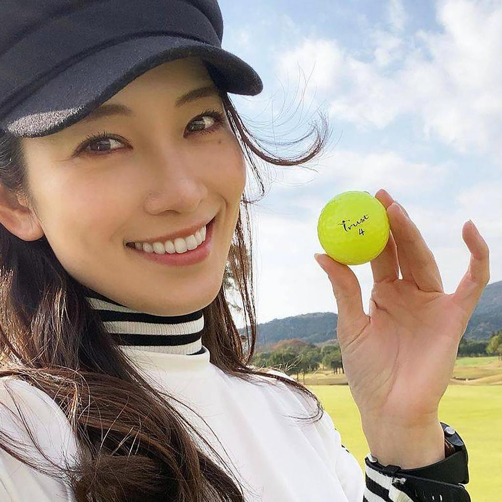 Trust Trust Golf Ball Aurora Does Not Stands Does Not Crystal Urethane Reactive Core 1 Dozen Aurora Yellow (Aurora) Cover, Out, Flies, Bend, Stops,