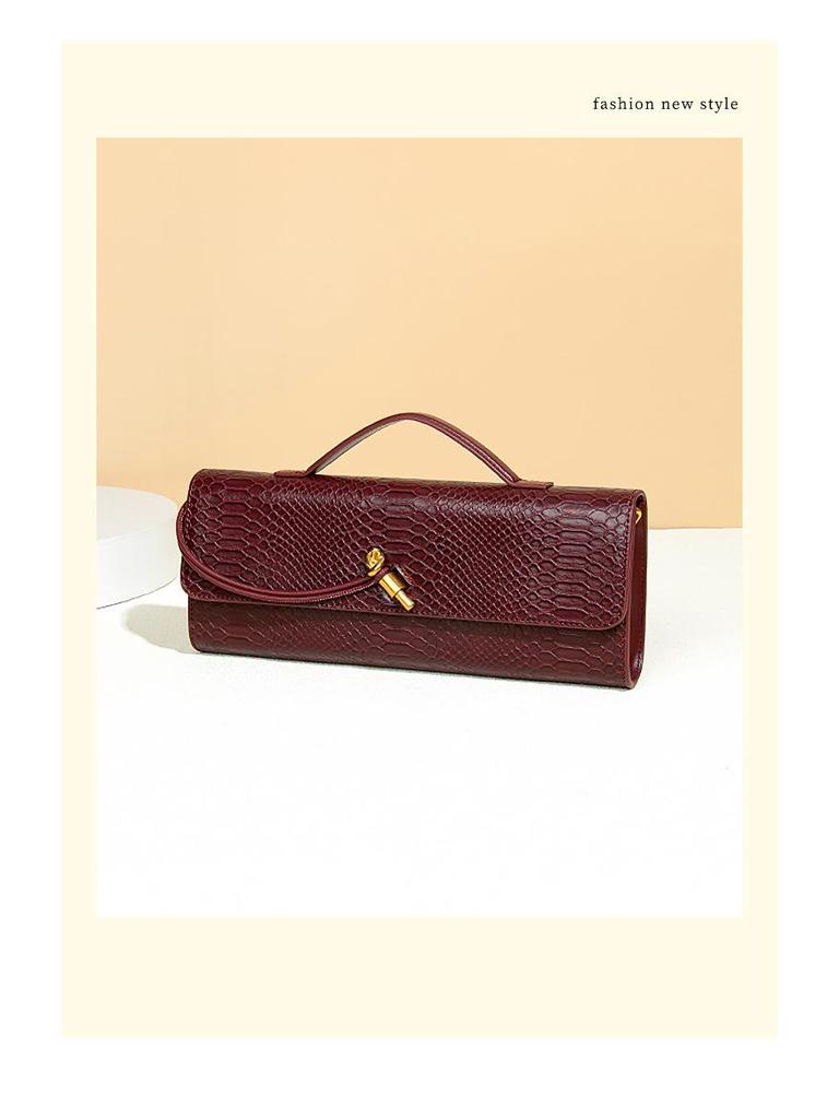 Snakeskin Retro Baguette Clutch: Trendy High-End Handheld, Crossbody & Single Shoulder Evening Bag for Women
