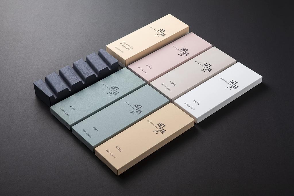 Kai Seki Magoroku Coarse Knife with Storage Made in AP0328 Sharpener, #220, Case, Japan,
