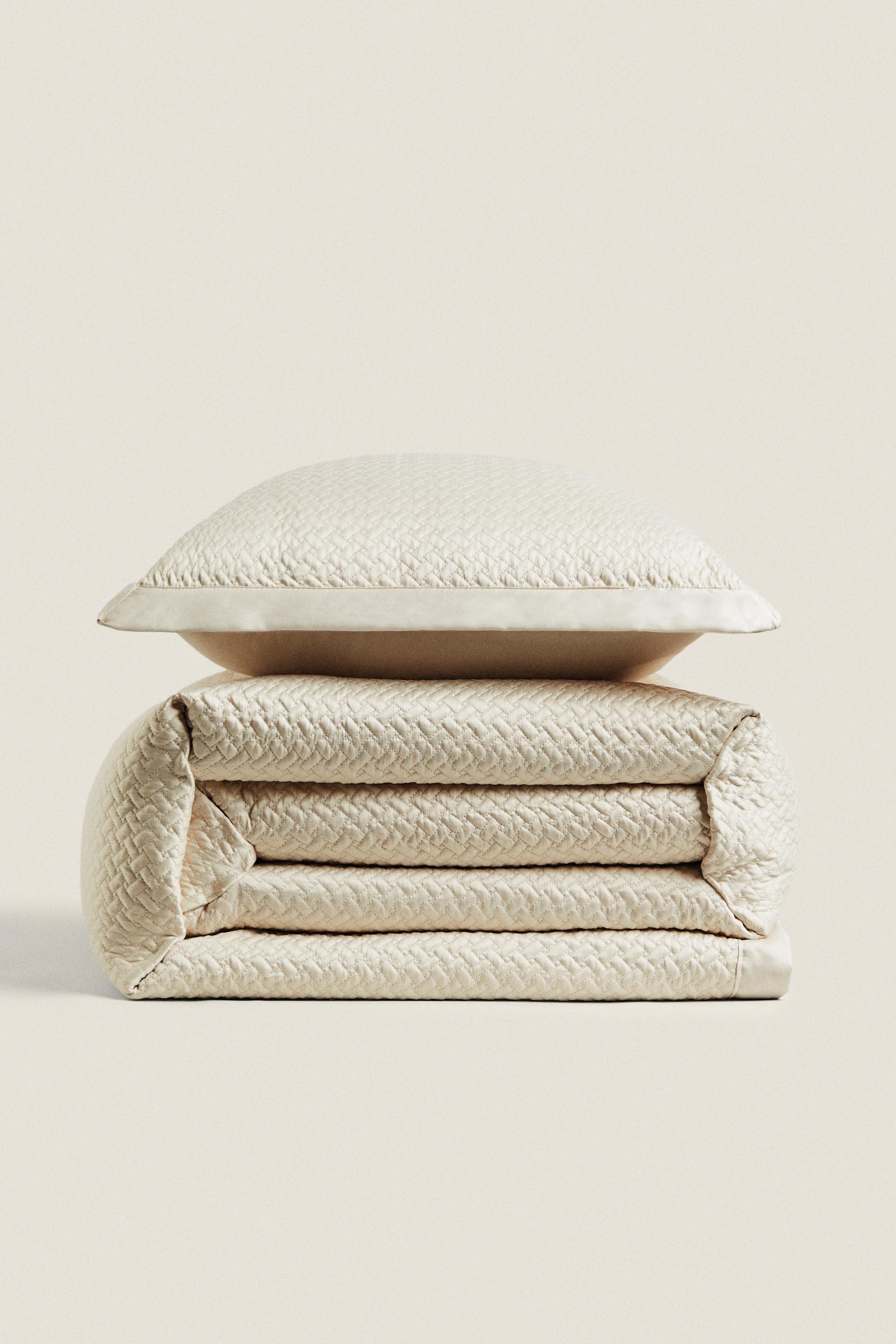 

СТЕКЛО С ГЕОМЕТРИЧЕСКИМ ЭФФЕКТОМ