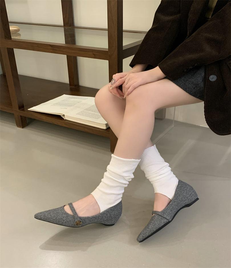 French High-end Woolen One-word Mary Jane Shoes 2025 Spring and Autumn New Flower Buckle Commuter Thick Heel Shoes