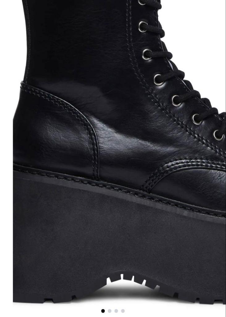 [USED] LE SSERAFIM Current Mood boots worn by Sakura Miyawaki