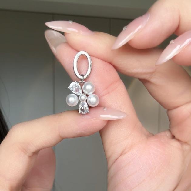 Korean Pearl Zirconia Flower Stud Earrings – Elegant and Unique