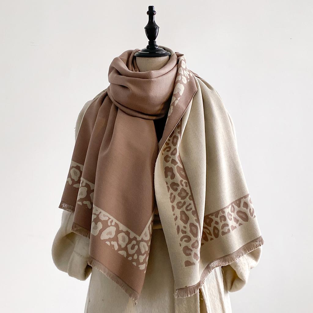 New Luxury Winter Cashmere Retro Leopard Print Scarf Women Warm Pashmina Poncho Scarves Fashion Shawl Thick Foulard Bufanda