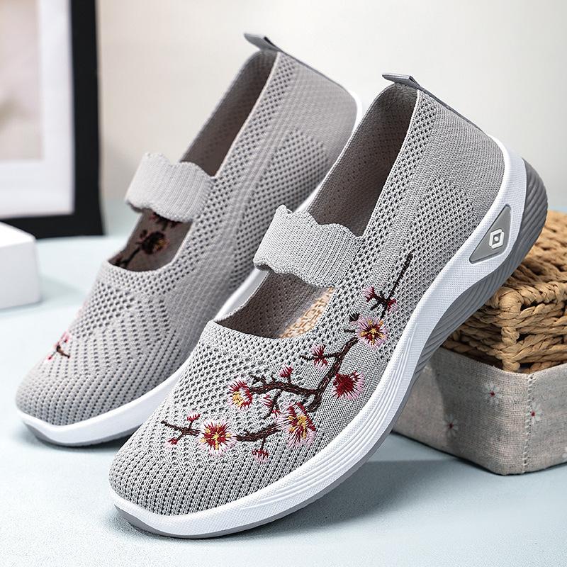 Shoes Casual shoes Large size embroidered shoes Soft soles Comfortable and not tired shoes Flying woven single shoes