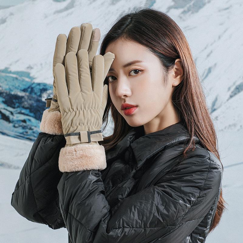 Winter Warm Gloves for Women with Thick Velvet for Windproof and Cold Resistant Cycling Waterproof Gloves in Winter