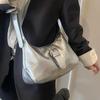 This year's popular simple Ou Ruofeng niche design hobo bag Hong Kong style fashionable leisure commuting versatile messenger bag women