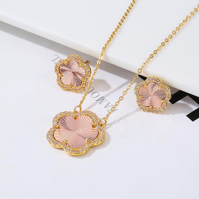 Top Quality Women Girls Five Leaf Flower Set Necklace Earrings Fashion Luxury Natural Stone Shell Set High Quality Zircon Gifts