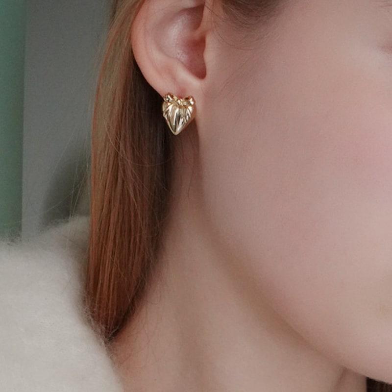 LUNNE Silver 925 Sweet Ribbon Heart One-Touch Earrings #LSE97