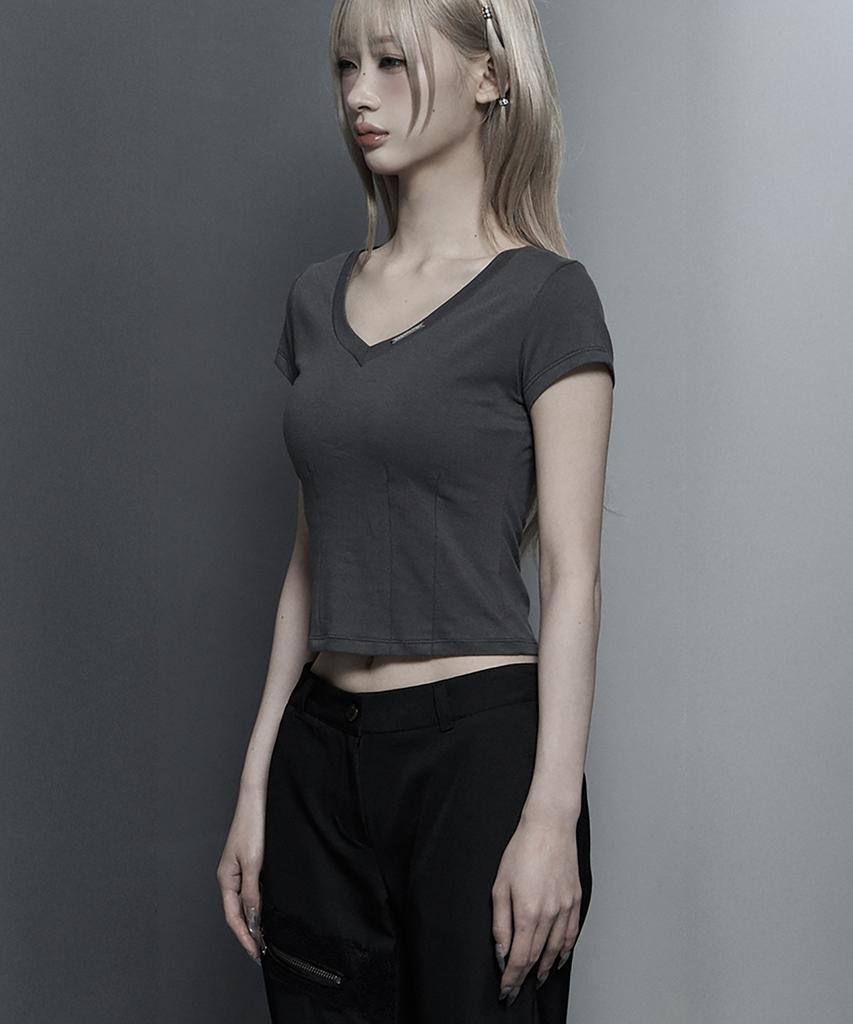 ETRE AU SOMMET Dart Line V-Neck Slim Top (Dark Gray)
