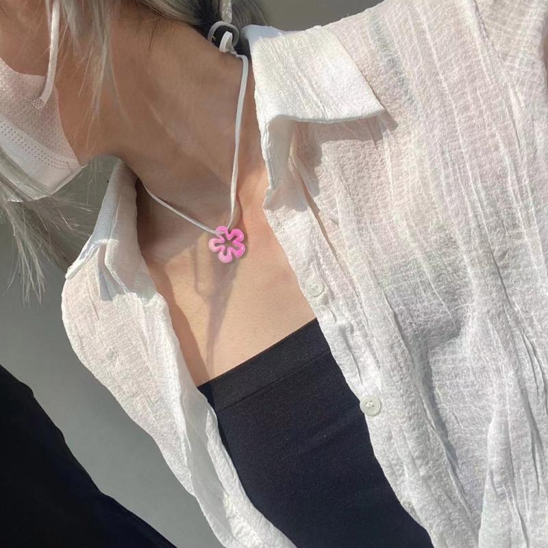 DIY Elegant Hollow Flower Pendant Hollow Flower Jewelry Making Accessories Resin Material for Jewelry Necklace Making