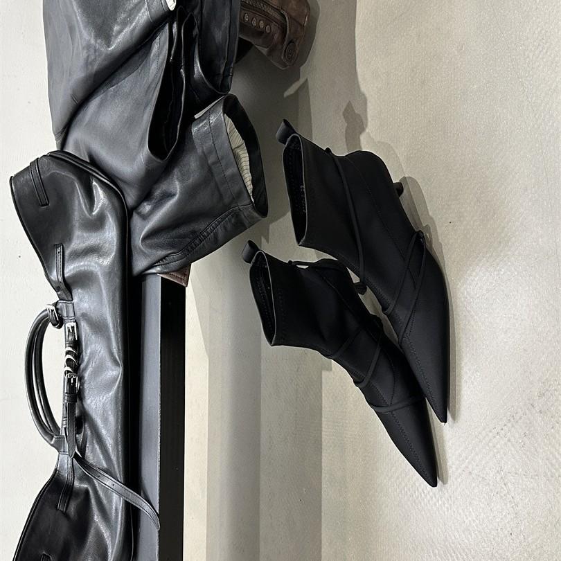 2025 European and American square head design sense fashionable versatile autumn and winter niche strap fashion boots retro thin boots