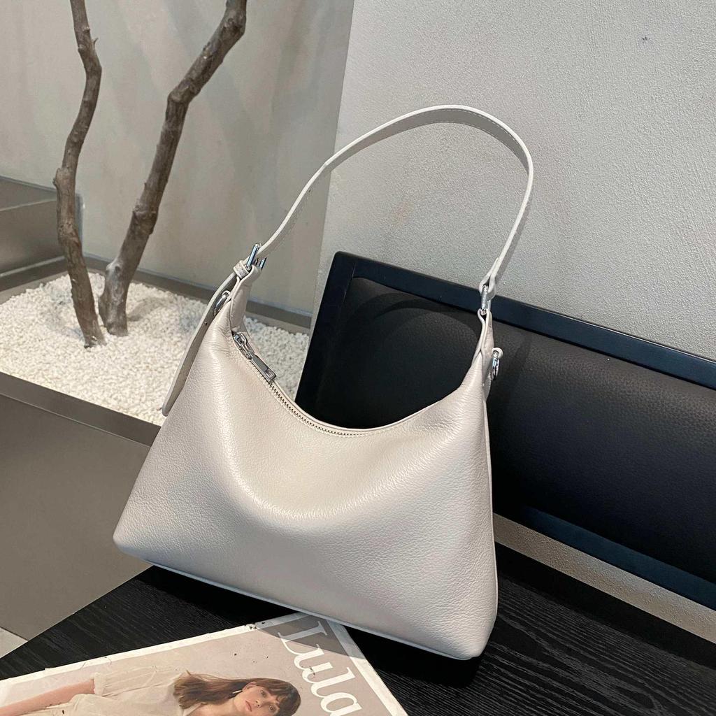 Women's Retro Casual Textured Shoulder Bag: Versatile Solid Color Tote